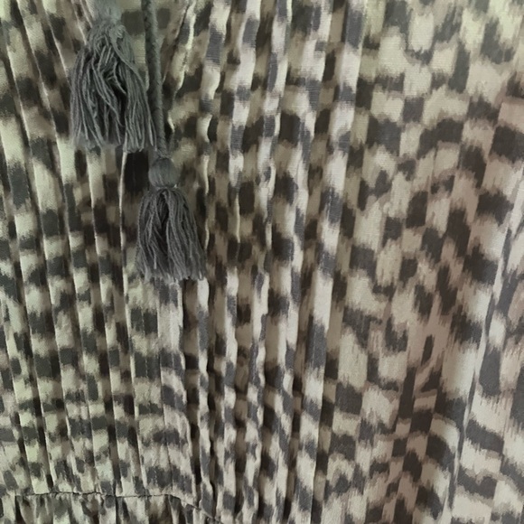 $45 Universal Thread gray & white midi sundress. Pleated top, tassel tie. Sz Med - Picture 3 of 12